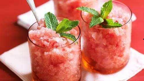 重庆人说吃瓜,一场麻辣鲜香的市井生活盛宴