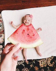 吃瓜弄到衣服上,一场意外的时尚秀