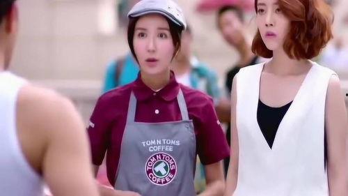 吃瓜弄到衣服上,一场意外的时尚秀